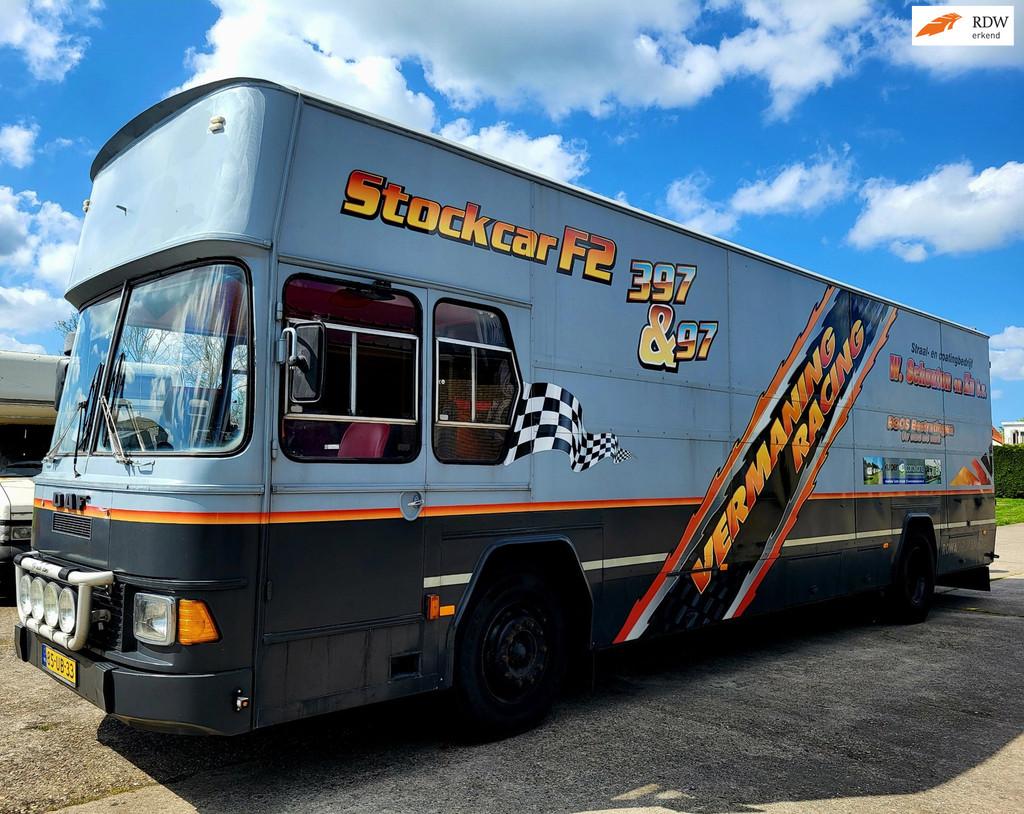 DAF CAMPER MET GARAGE VOOR AUTO/ MOTORS EN WERKPLAATS 9 PERS, Caravans en Kamperen, Campers, Overige merken, Buscamper of Camperbus