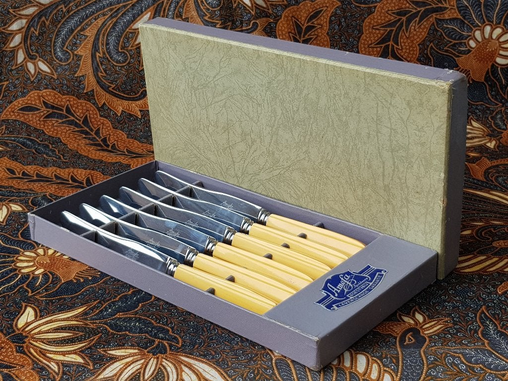 Zes mooie originele Art Deco Amefa botermessen in de doos., Antiek en Kunst, Antiek | Bestek, Ophalen of Verzenden