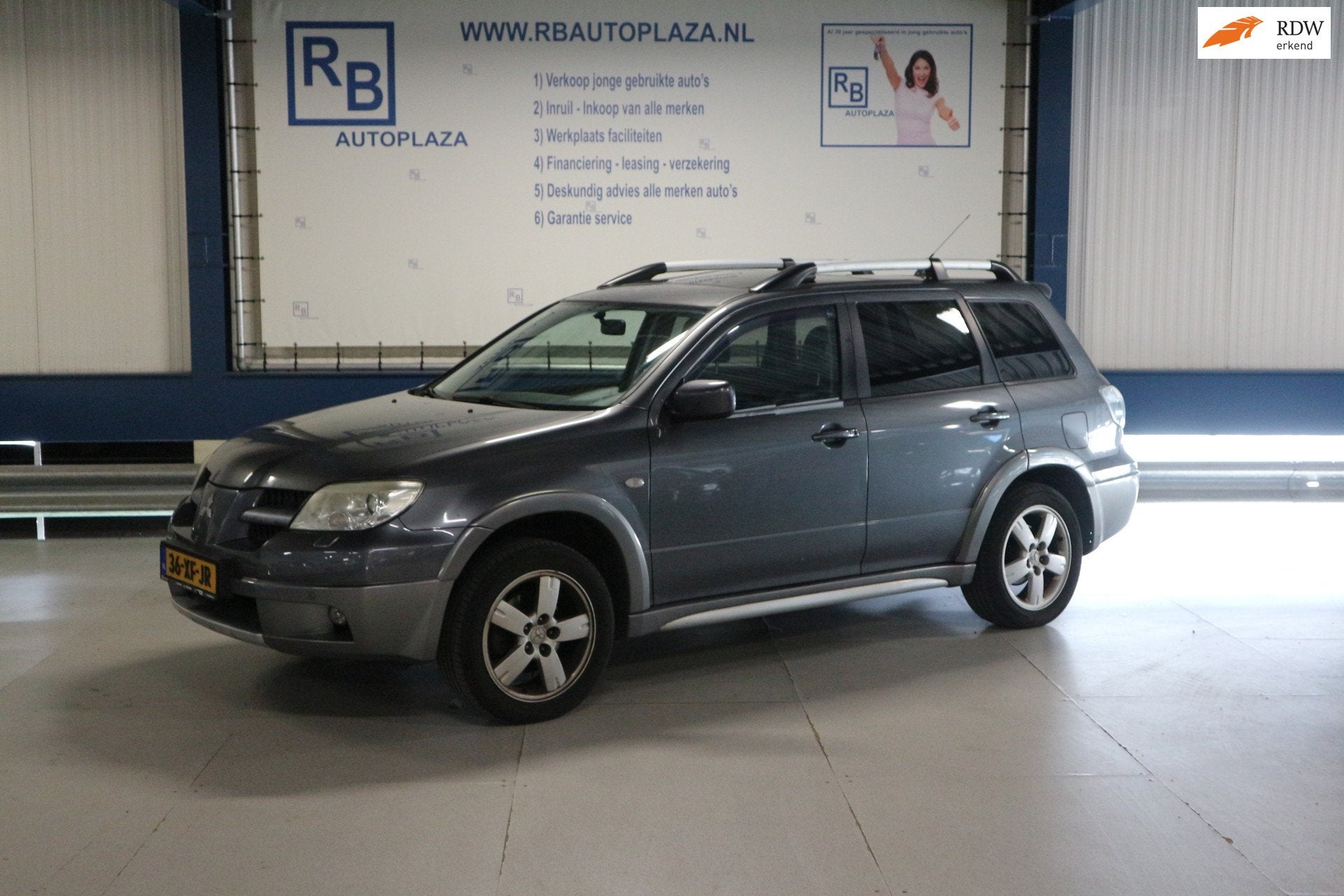 Mitsubishi Outlander 2.4 Instyle 4WD AUTOMAAT/ PANO/ TREKHAA, Automaat, 4 cilinders, Bedrijf, Verwarmde buitenspiegels