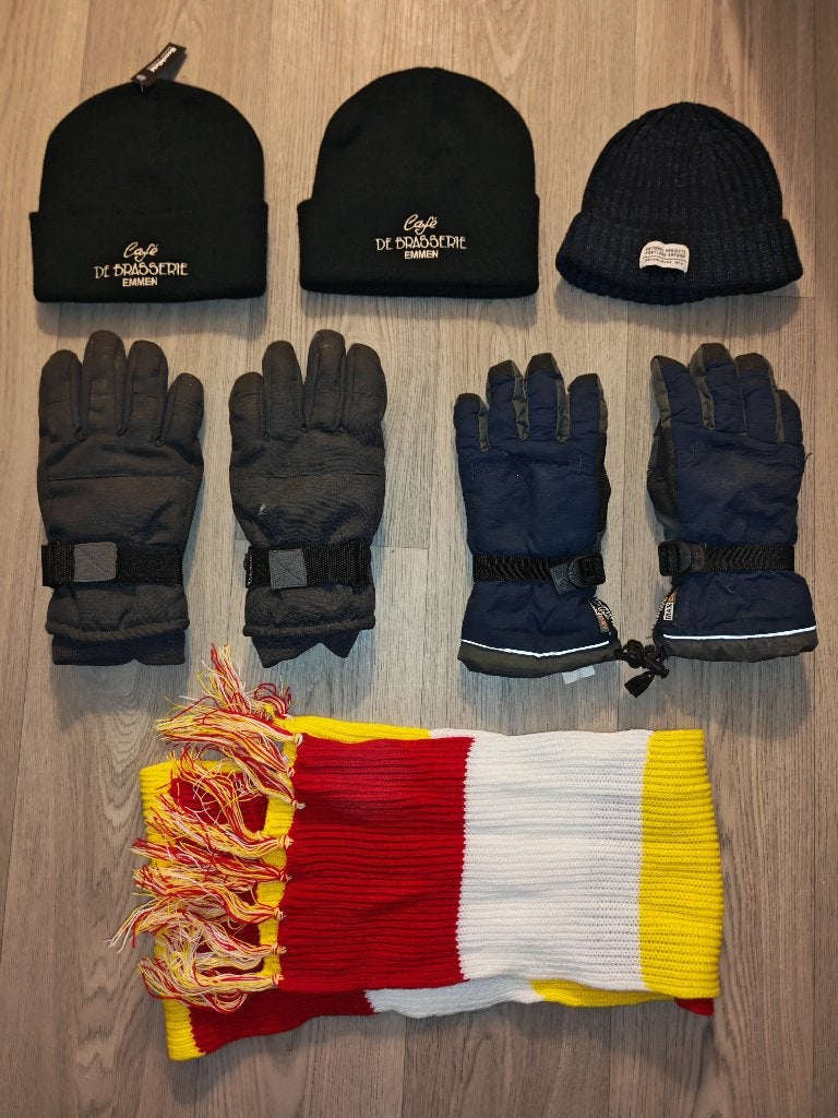 Winteraccessoires: Mutsen, Handschoenen en Sjaal, Nieuw, Overige maten, Muts, Diverse