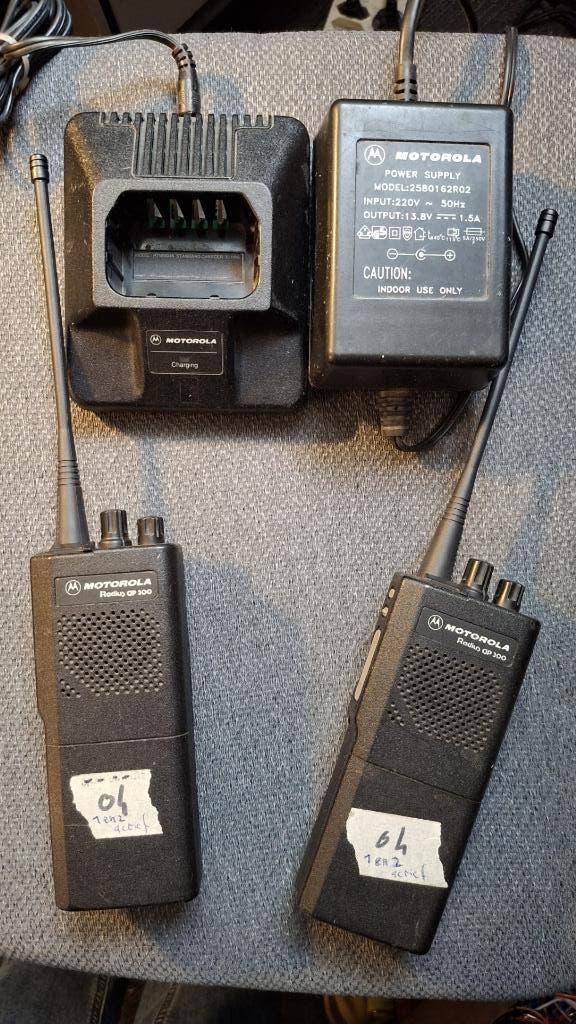 Motorola GP300 set portofoons accu's gemodificeerd, Ophalen, Refurbished, Info@motorola.com, Portofoon of Walkie-talkie
