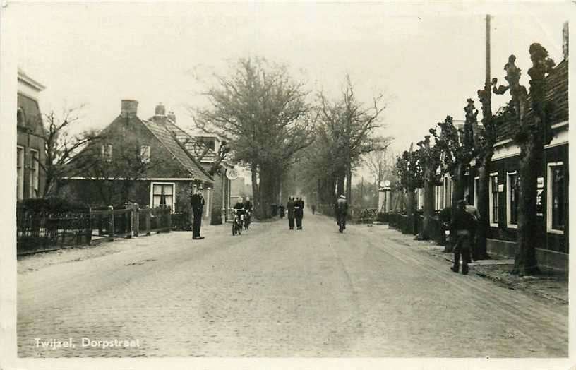 380-759-001 Twijzel Dorpsstraat, Verzamelen, Ansichtkaarten | Nederland, Verzenden, Voor 1920, Friesland
