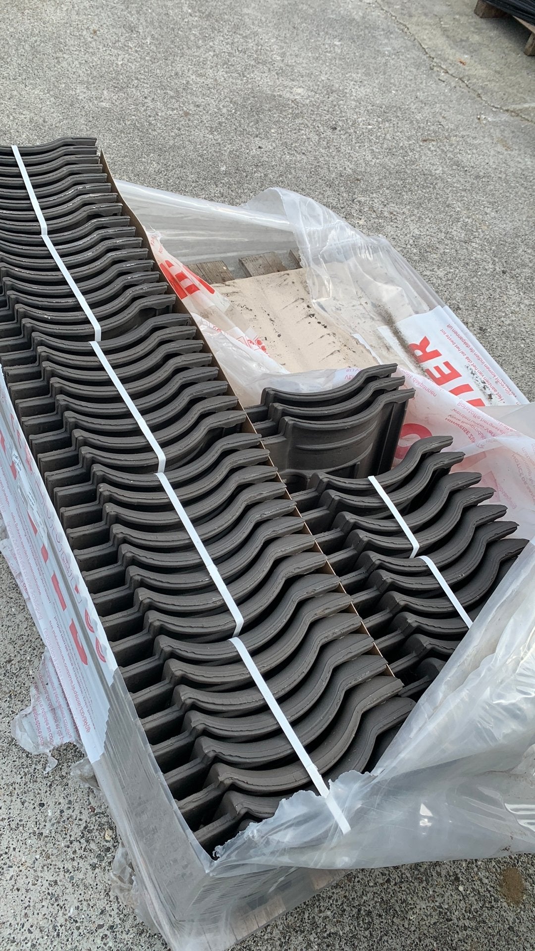 Monier dakpannen ovh variabel 55 stuks nieuw, Doe-het-zelf en Verbouw, Ophalen, Nieuw, Minder dan 5 m², Dakpannen