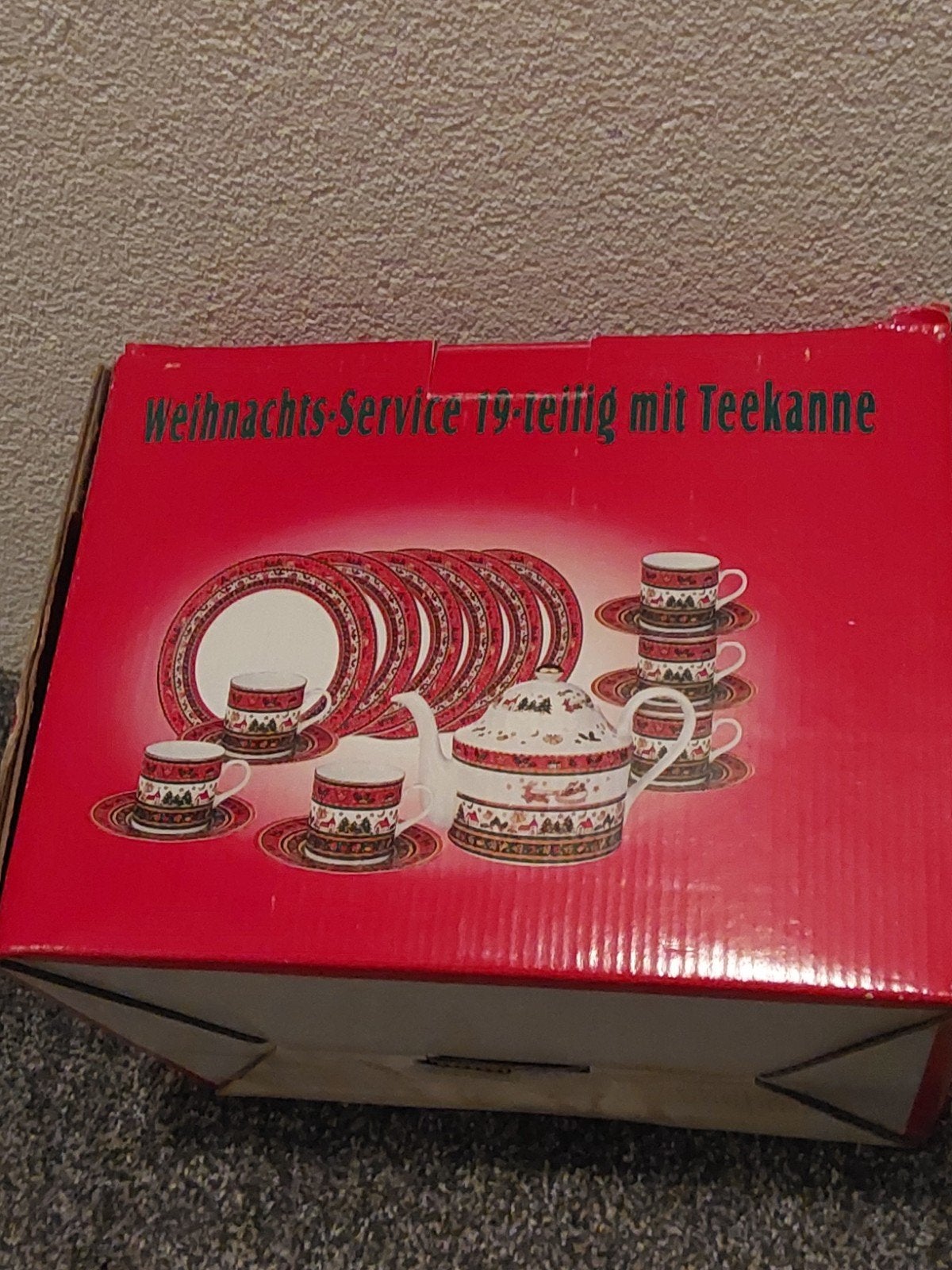 Kerstservies 19-delig met theepot - Zo goed als nieuw, Huis en Inrichting, Ophalen of Verzenden, Zo goed als nieuw, Keramiek, Compleet servies
