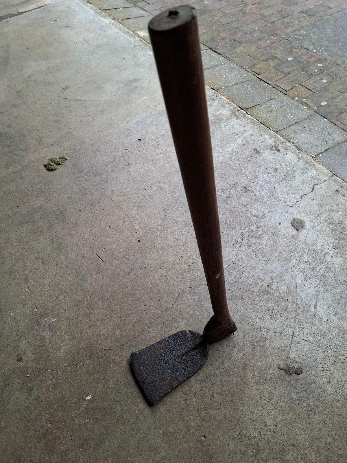 Oude schoffel met houten steel, Ophalen, Gebruikt, Schoffel, Onbekend
