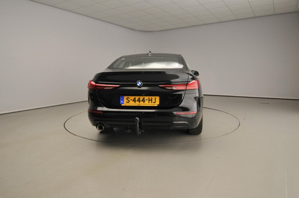 BMW 2 Serie Gran Coupe 218i | LED | Leder | Navigatie | Trek, Auto's, BMW, 12 maanden, 136 pk, Gebruikt, 1350 kg