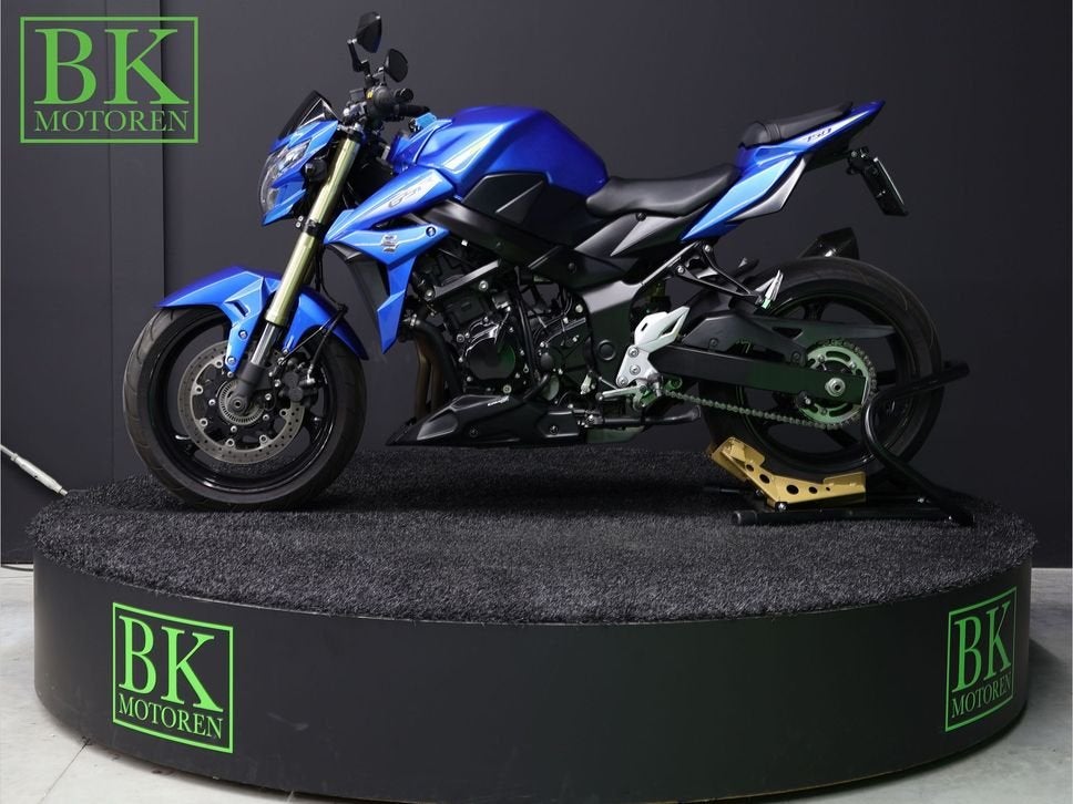 SUZUKI GSR 750 A | Arrow Slip-On, Motoren, SUZUKI, 4 cilinders, Motorrijbewijs A, Bedrijf