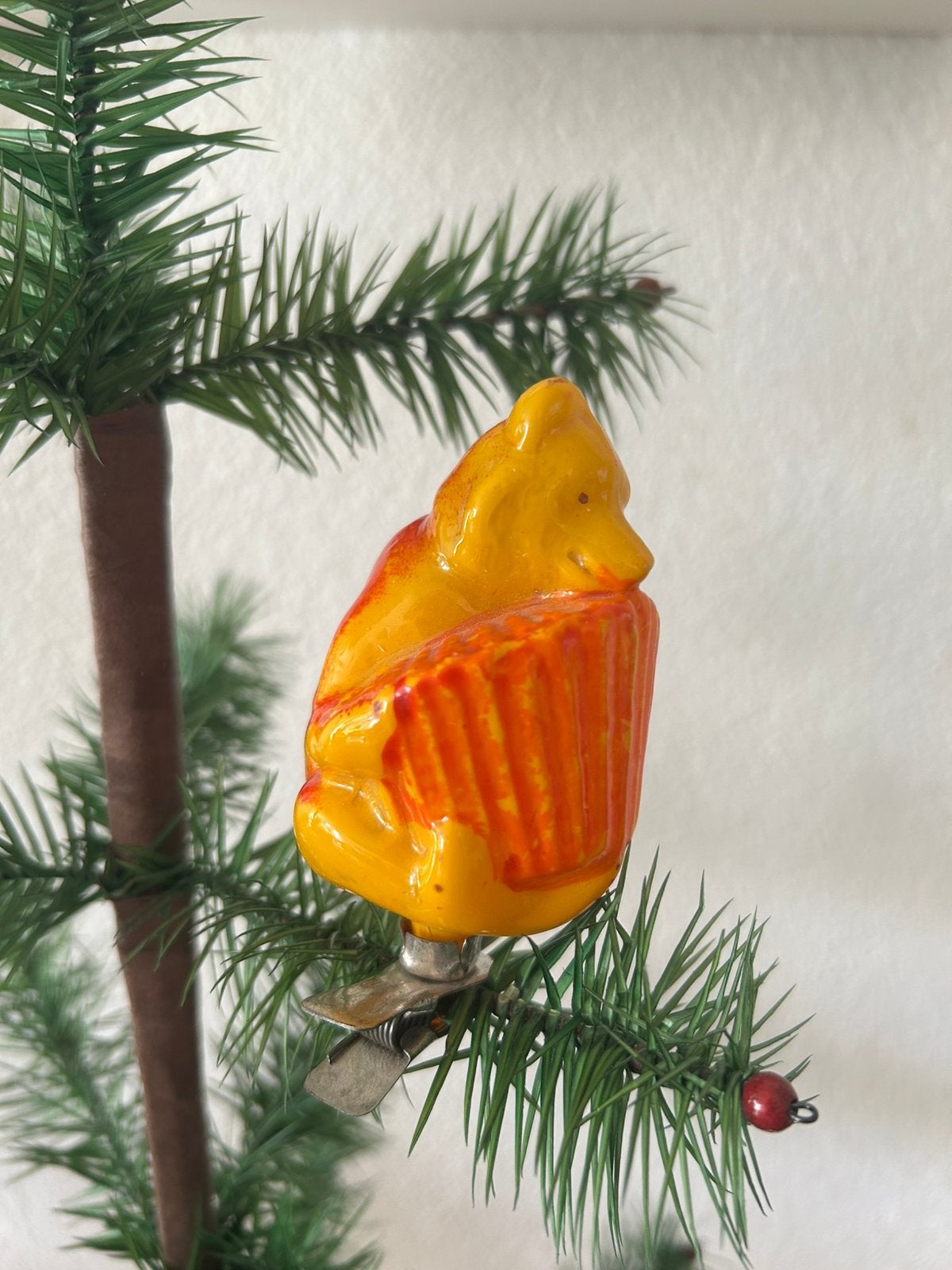 Oude kerstbal, beertje met accordeon, Ophalen of Verzenden