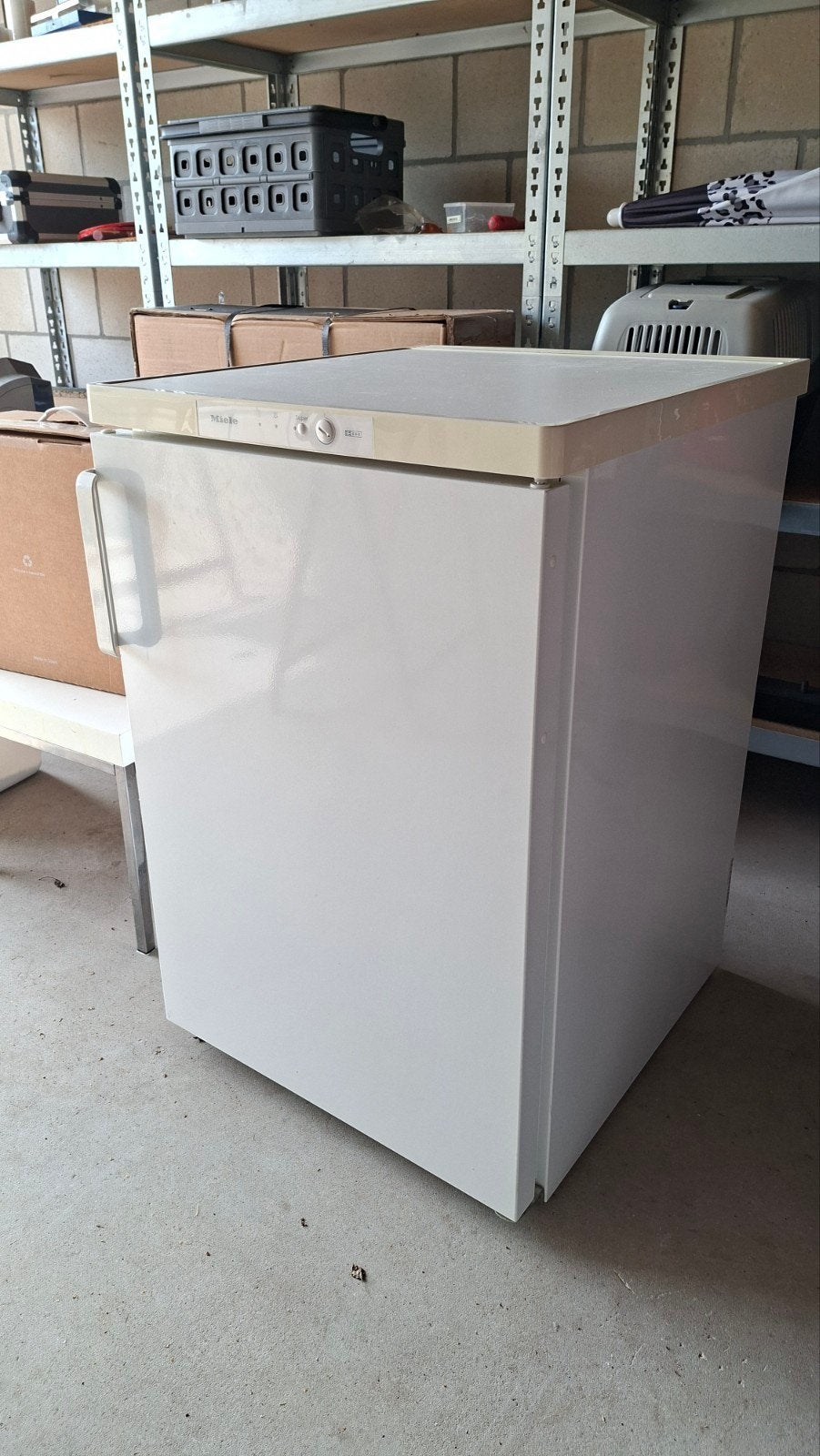 Miele vriezer met 4 lades - Zo goed als nieuw, 100 tot 150 liter, Met aparte vriezer, Zo goed als nieuw, 45 tot 60 cm