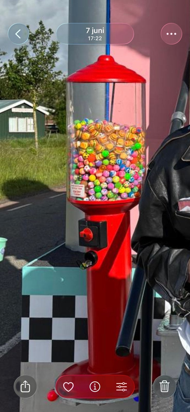 Kauwgomballen automaat, Ophalen, Gebruikt