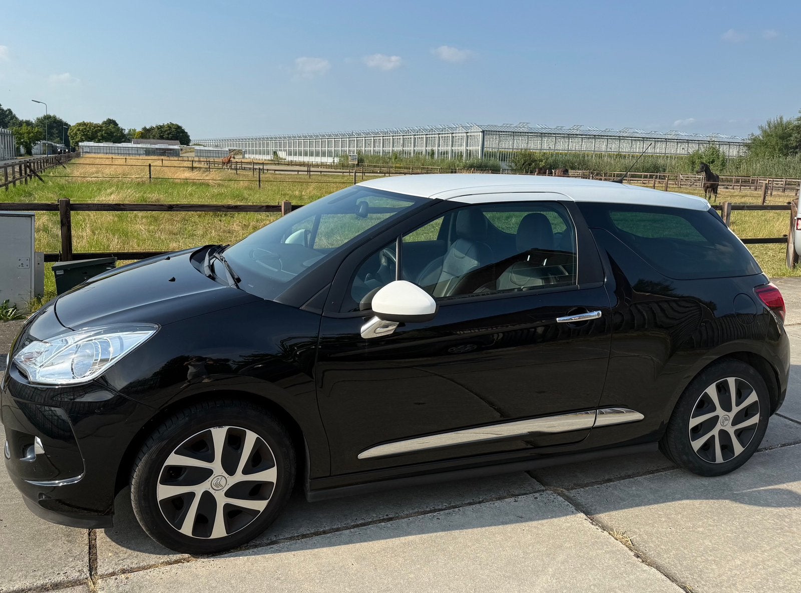 Citroën DS3 1.2 VTI So Chic 2014 Zwart, Auto's, Citroën, Voorwielaandrijving, Parkeersensor, 1199 cc, Zwart