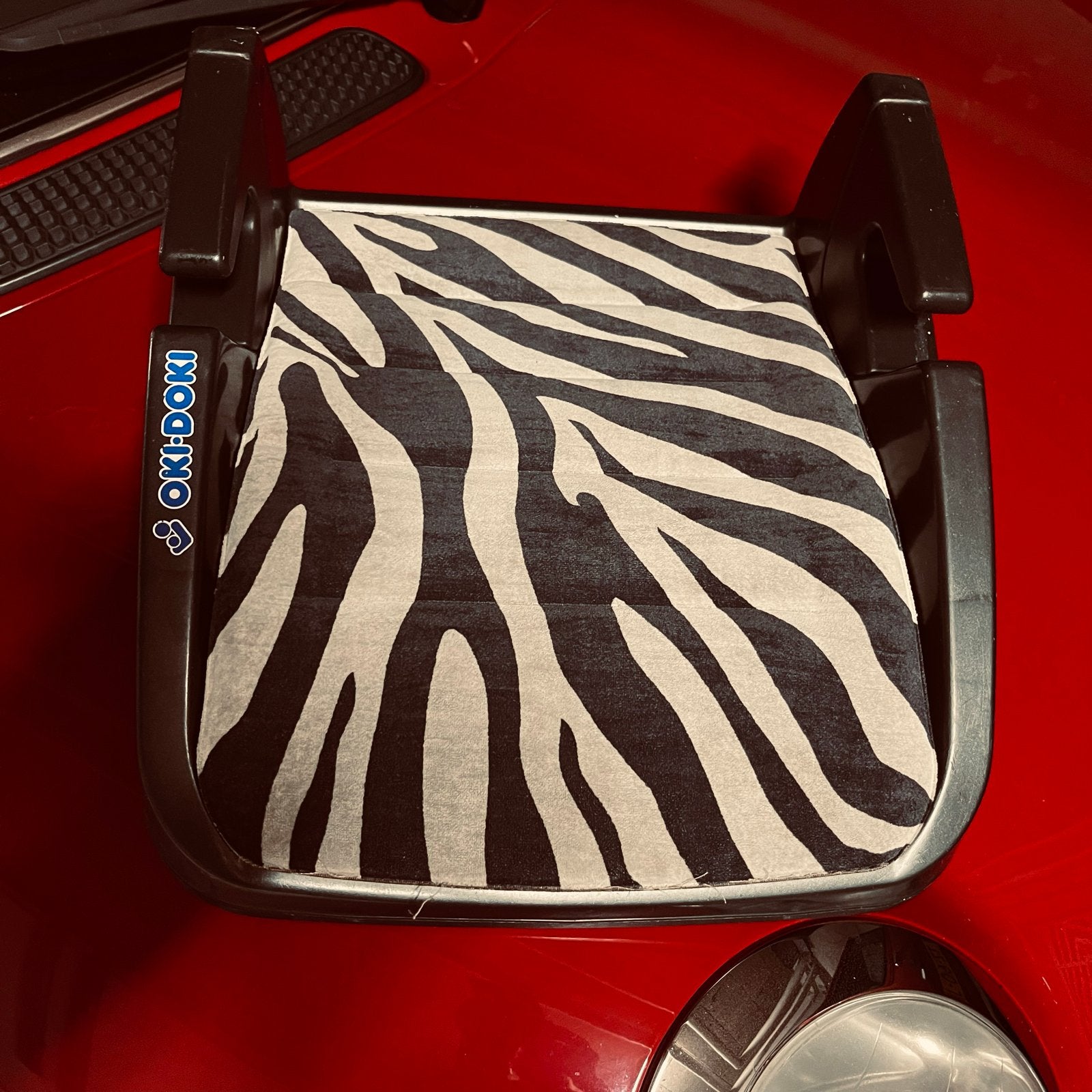 MAXI-COSI OKI-DOKI Zebra Autostoelverhoger, Ophalen, Autogordel, 15 t/m 36 kg, Zo goed als nieuw