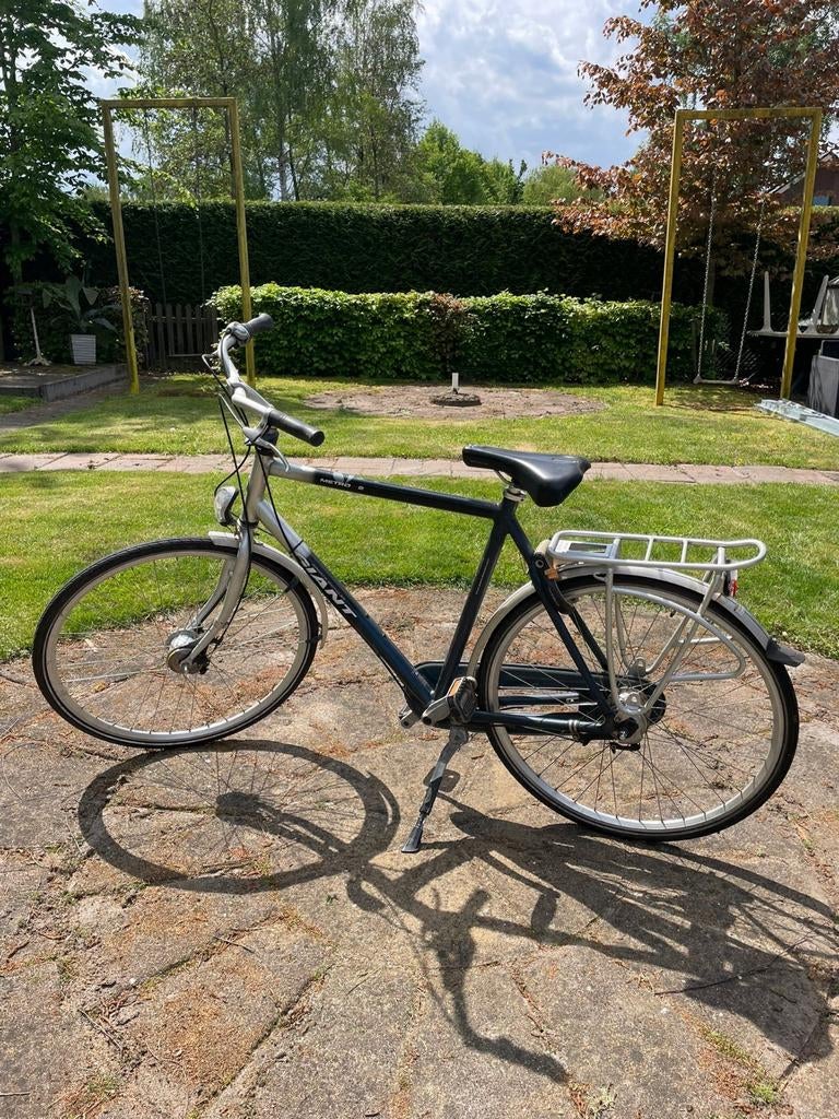 Nette heren fiets zilver met blauw 28 inch giant, Ophalen, Gebruikt, Meer dan 20 versnellingen, Giant