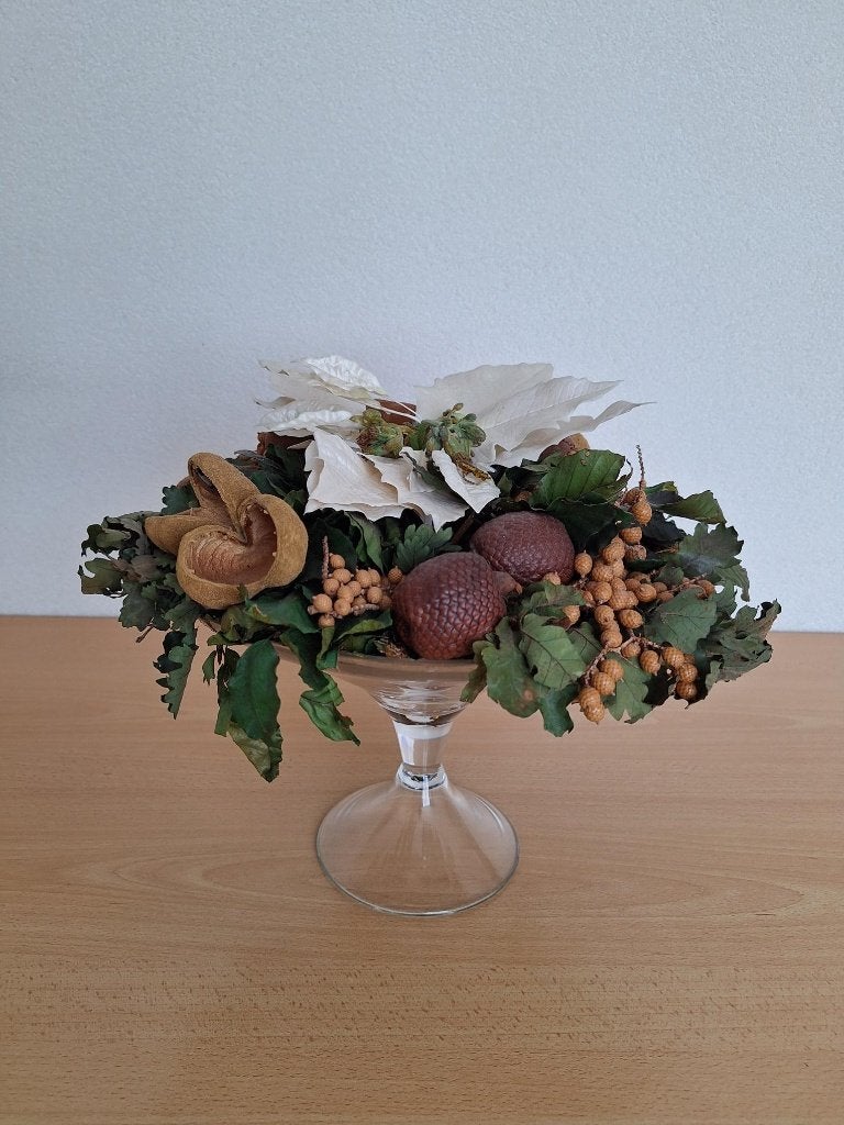 Sfeervol Kunstbloemstuk met witte Kerstster en Bessen, Ophalen, Binnen, Overige materialen, Rondom opgemaakt