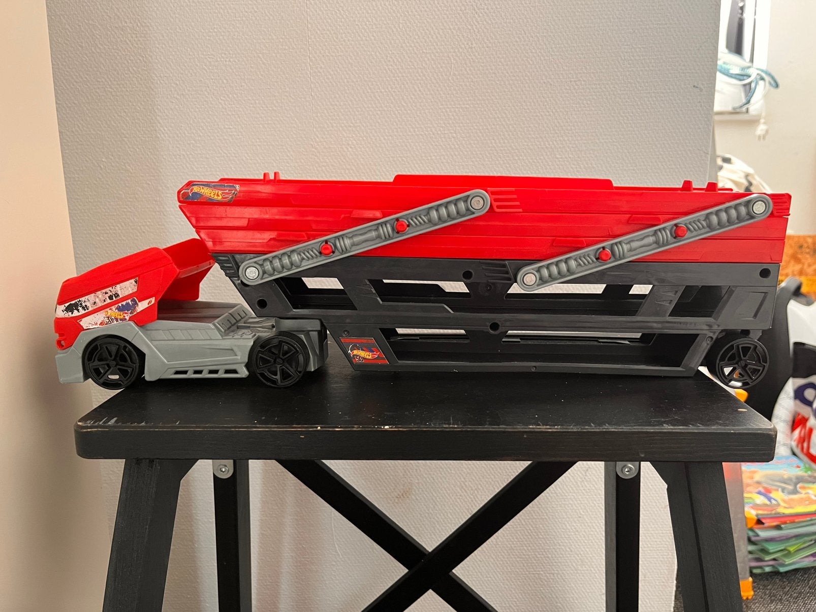 Truck met oplegger Hotwheels, Ophalen of Verzenden, Gebruikt