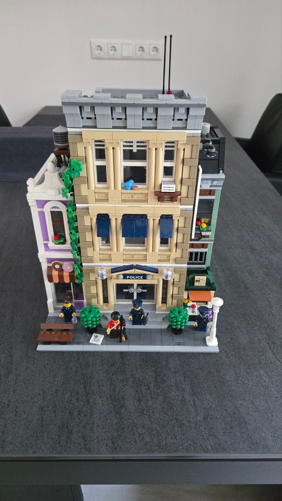 Lego Icons 10278 Police Station - politiebureau, Ophalen, Zo goed als nieuw