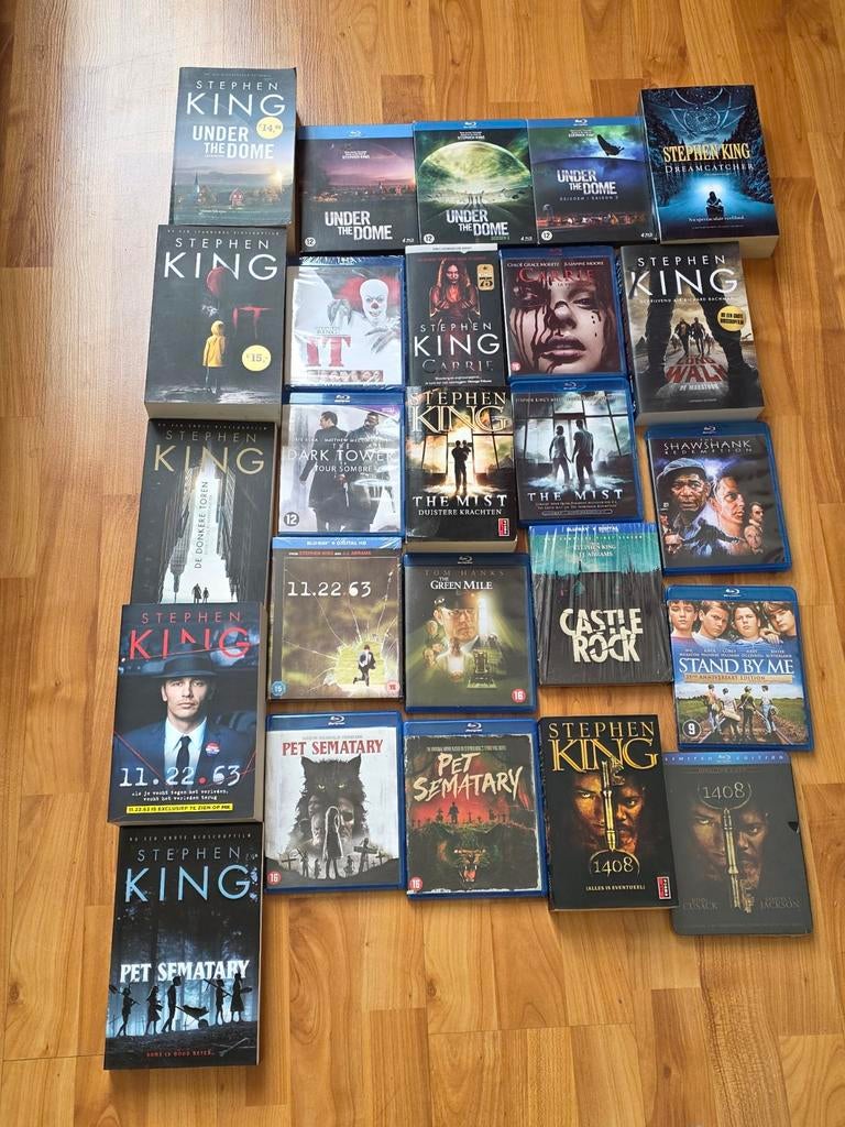 Stephen King Under Dome Castle Rock 11.22.63 Carrie Pet 1408, Cd's en Dvd's, Blu-ray, Ophalen, Zo goed als nieuw, Boxset