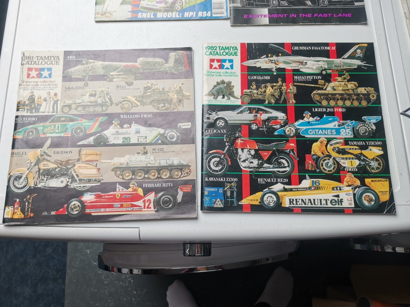 Tamiya Catalogus 1981 en 1982 - Modelbouw Collectie, Ophalen of Verzenden, Gebruikt