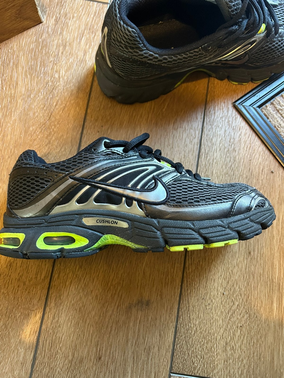 Nike air max moto x2 maat 40 (valt 1 maat kleiner), Ophalen of Verzenden, Zo goed als nieuw, Zwart