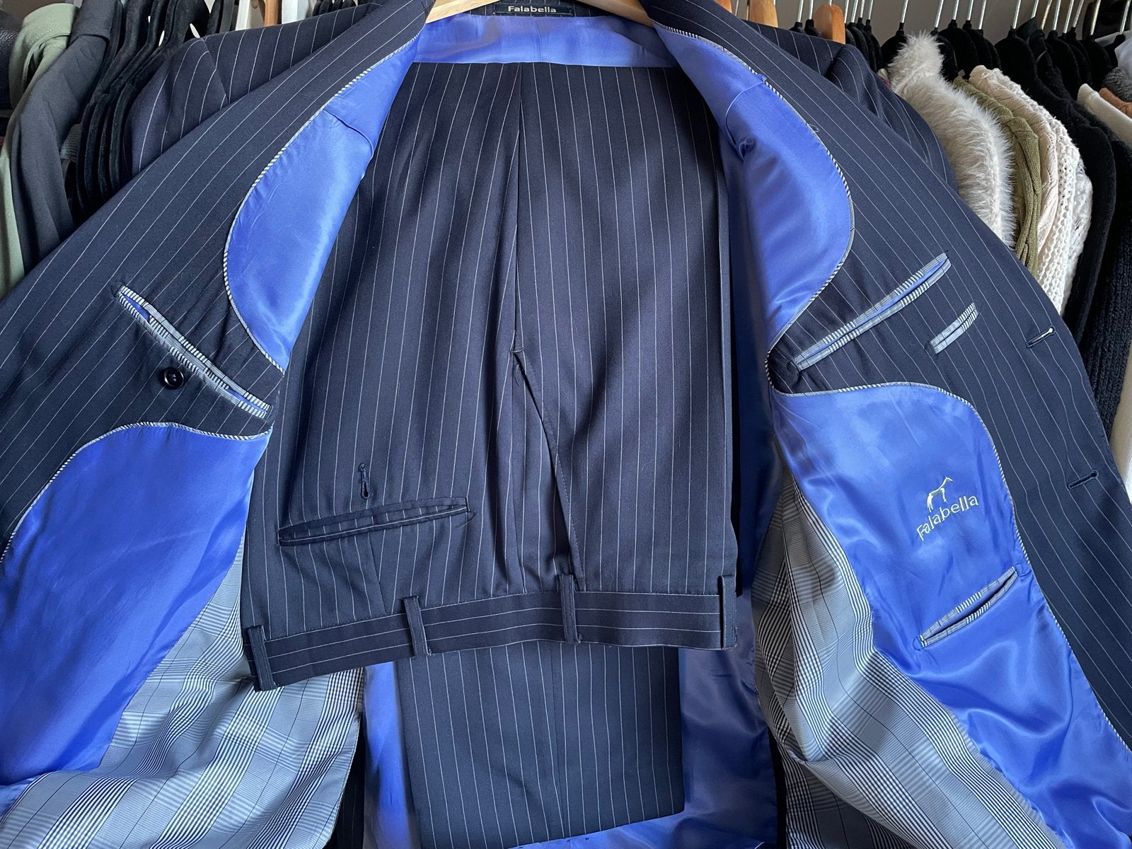 Stijlvol Falabella Pak - Donkerblauw met krijtstreep, Ophalen of Verzenden, Zo goed als nieuw, Maat 52/54 (L), Blauw