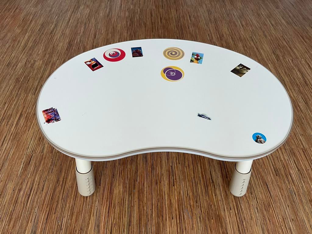 Compact white height‑adjustable table — sturdy, easy to move, Kinderen en Baby's, Kinderkamer | Tafels en Stoelen, Ophalen, Zo goed als nieuw