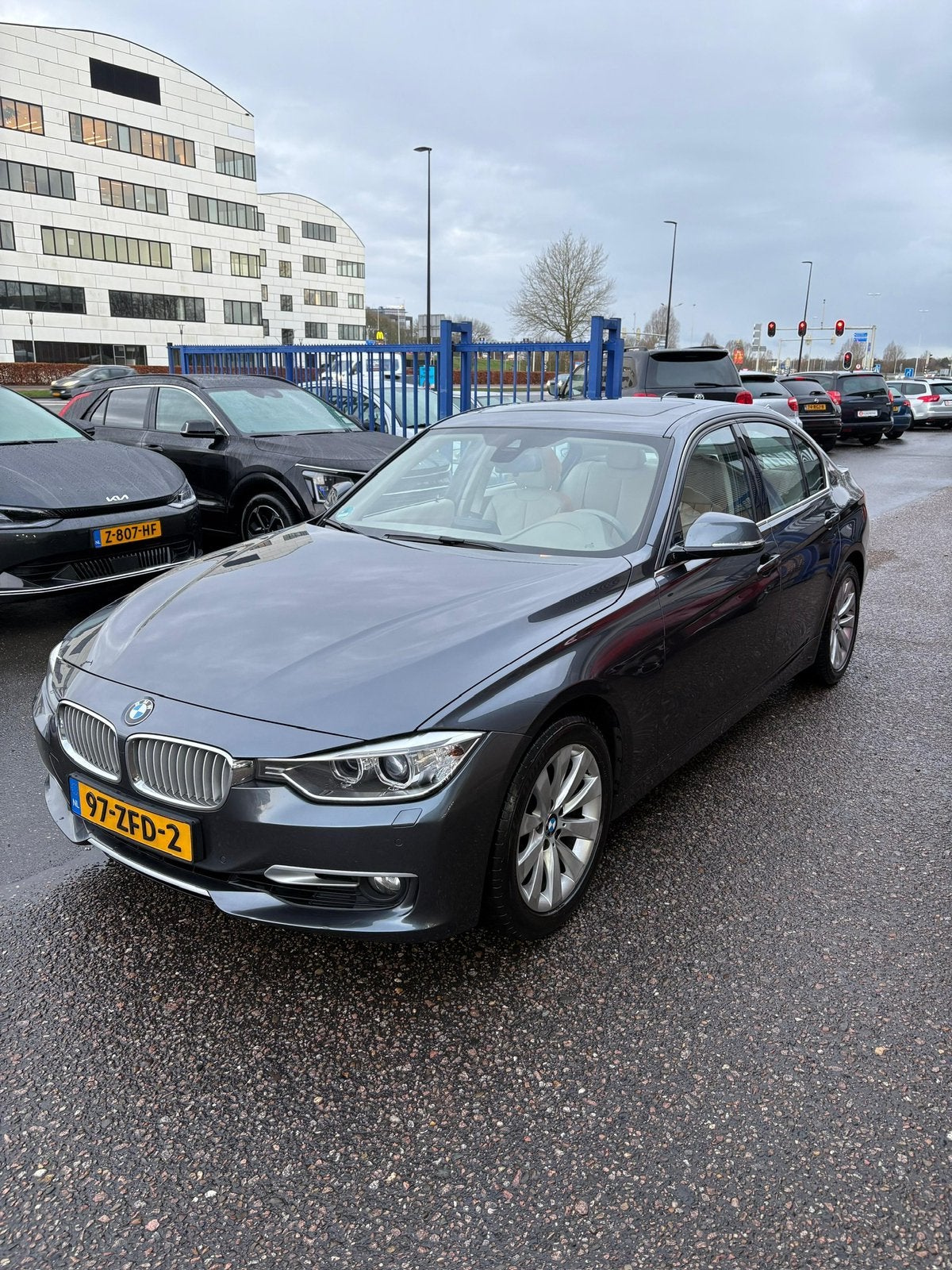 BMW 3-Serie 2.0IX 320 135KW Aut8 (f30) 2012 Grijs, Auto's, BMW, Navigatiesysteem, Achterwielaandrijving, Beige, 4 cilinders