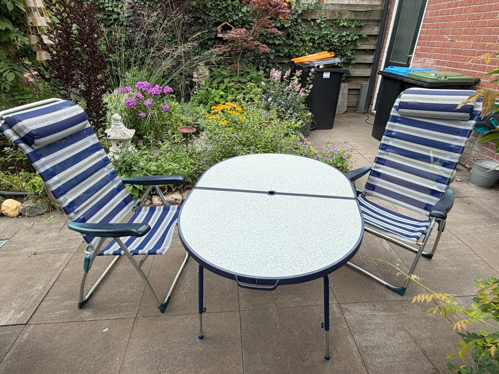 Crespo campingtafel met 2 stoelen - Ideaal voor buiten!, Gebruikt, Eettafel, Aluminium, Tuinset