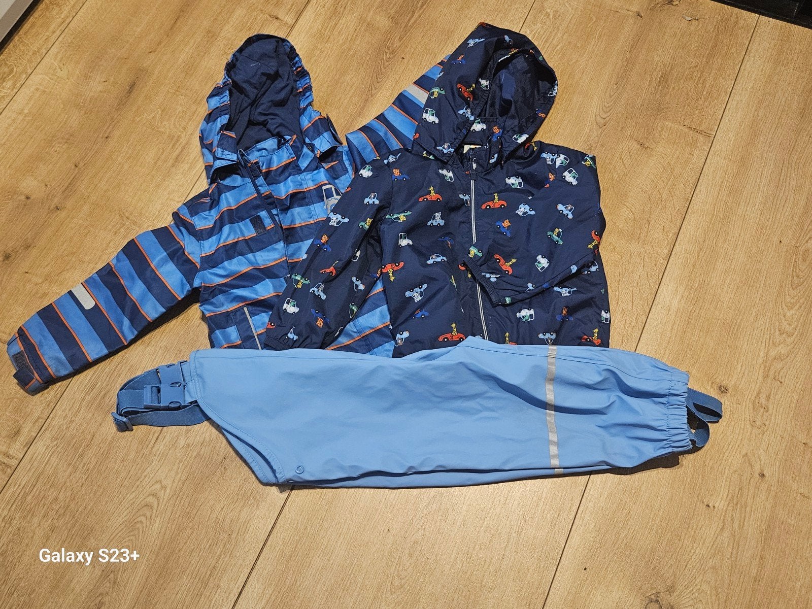 Dunn regenjas en overgangsjas voor kinderen 86/92, Ophalen of Verzenden, Gebruikt, Jongen of Meisje