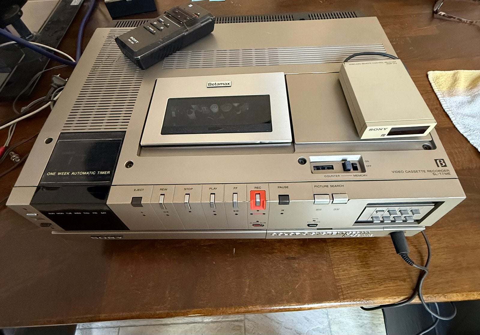 Sony SL-T7 ME BETAMAX videorecorder inc afstandsbediening, Ophalen of Verzenden, Zo goed als nieuw, Betamax-speler of -recorder