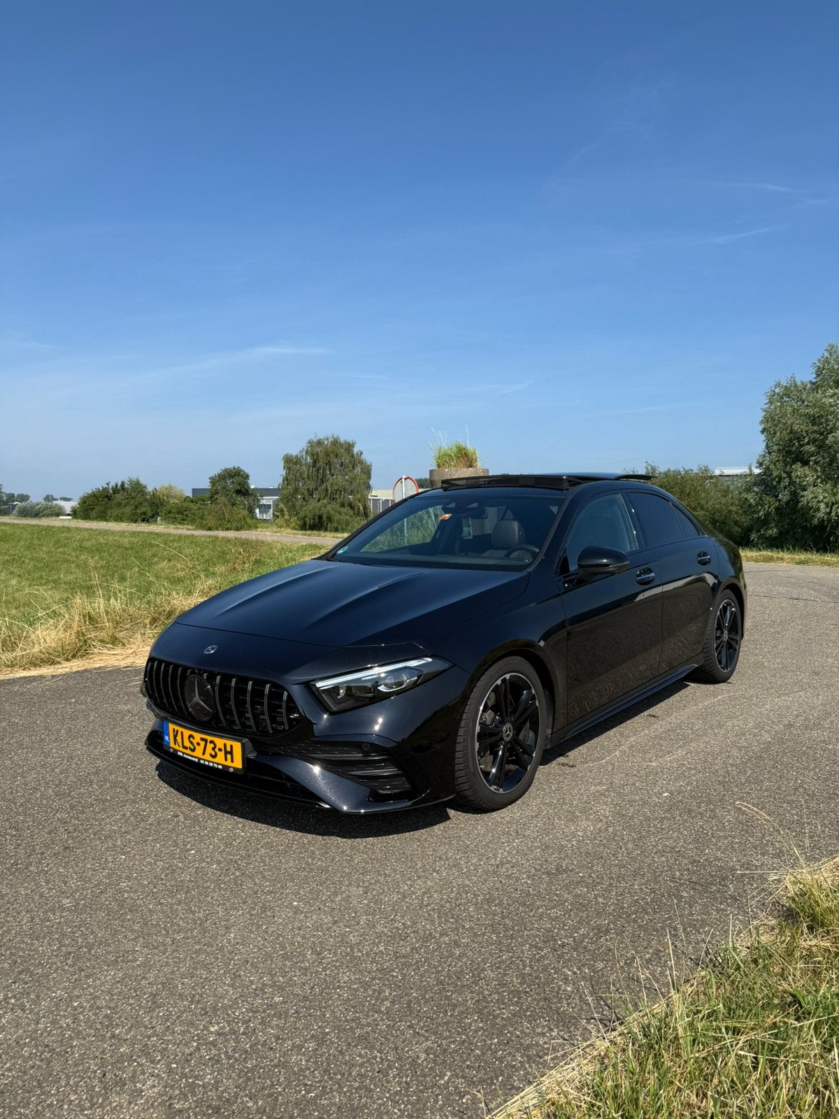 Mercedes-Benz A-Klasse A 250 224pk 4MATIC 8G-DCT 2023 Zwart, Auto's, Automaat, 1490 kg, 1800 kg, 4 cilinders