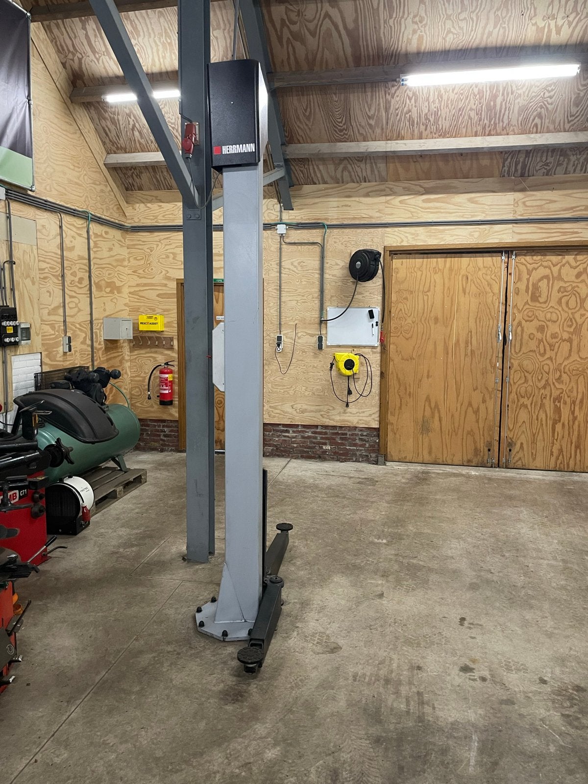 HERRMANN ECO Lift 2.35 2-koloms hefbrug (2016), Ophalen