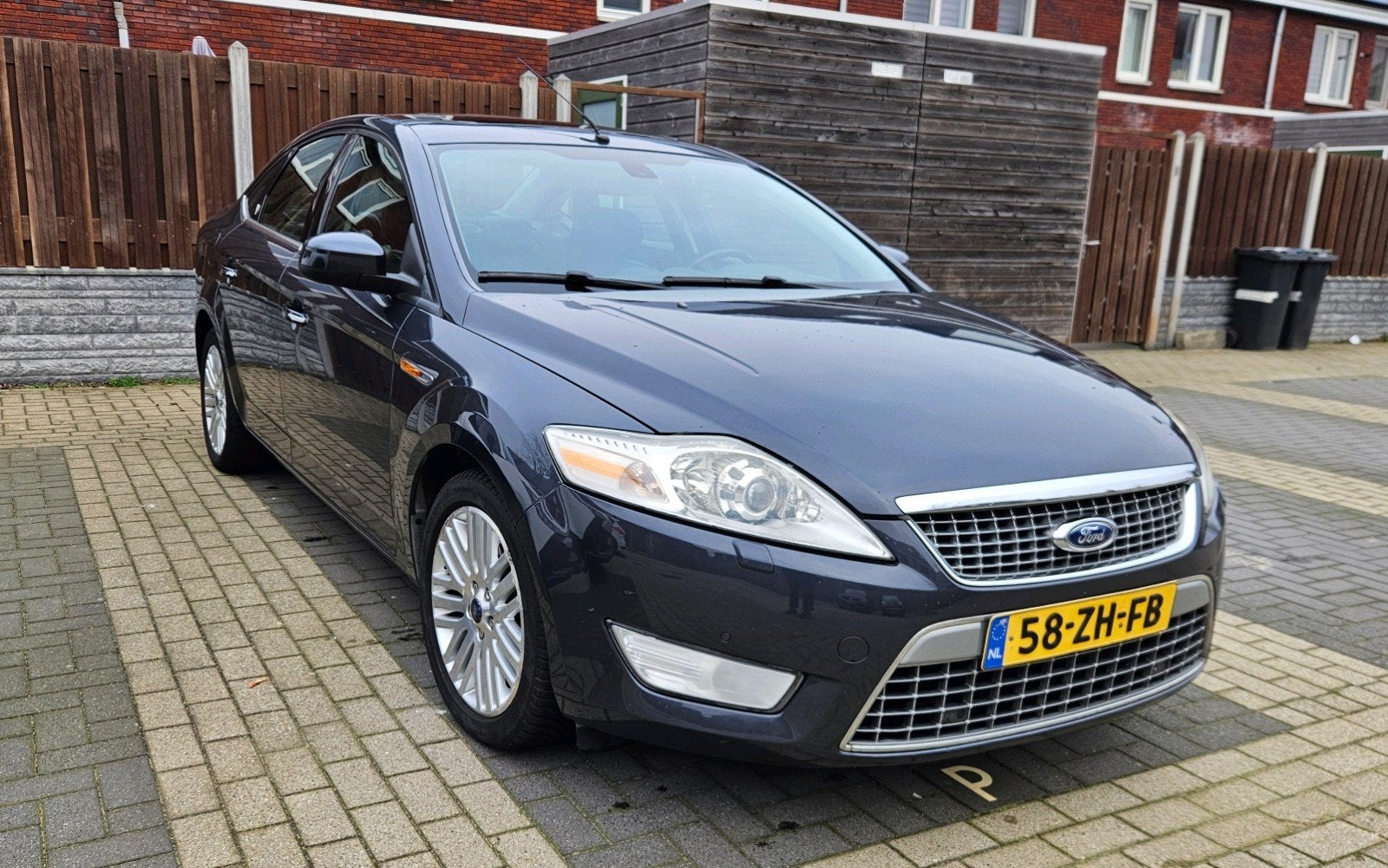 Ford Mondeo 2.3 16V GHIA AUT NAP BOM Vol Open dak Stoelverw, 1441 kg, 730 kg, Zwart, 4 cilinders