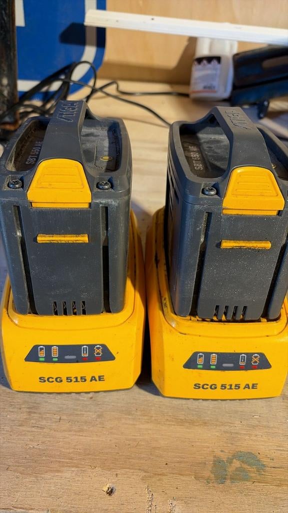 2x STIGA Accu SBT 550 AE (48V/5.0Ah) + Opladers, Ophalen of Verzenden, Gebruikt