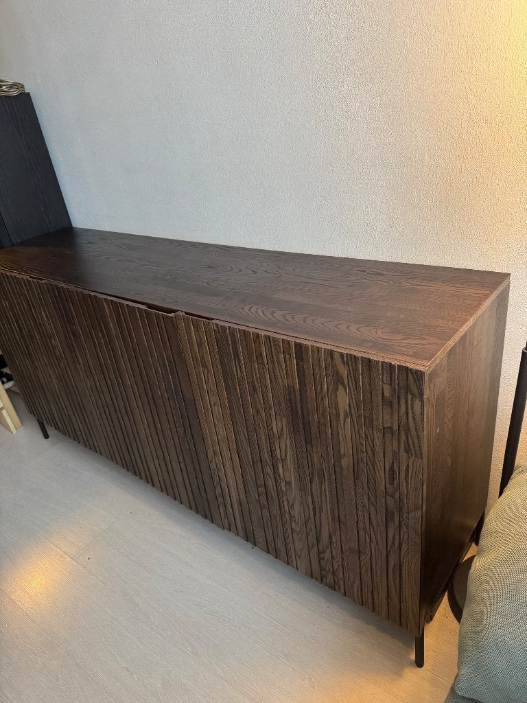 Dressoir walnoot, Huis en Inrichting, Kasten | Dressoirs, Ophalen, 150 tot 200 cm, Zo goed als nieuw, Scandinavisch modern design