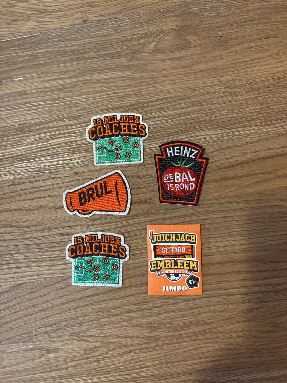 Diverse emblemen Juichjack, Jumbo, Ophalen