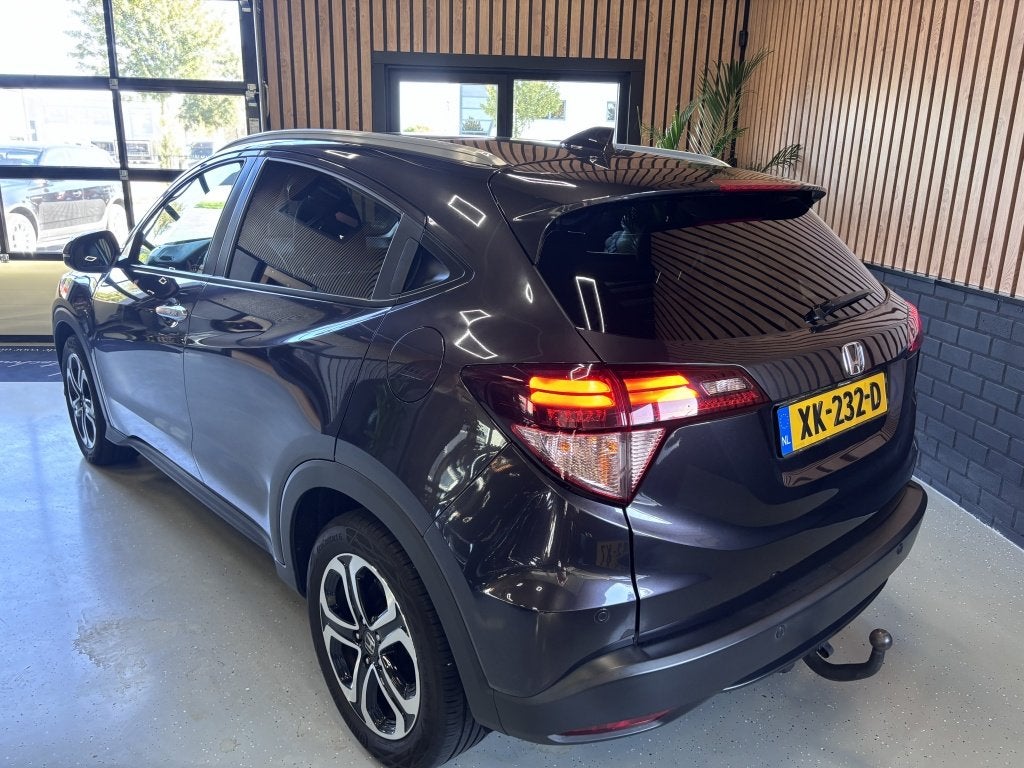 Honda HR-V 1.5 i-VTEC Executive LED/TREKHAAK/STOELVERWARMING, Auto's, Automaat, Euro 6, Zwart, Bedrijf