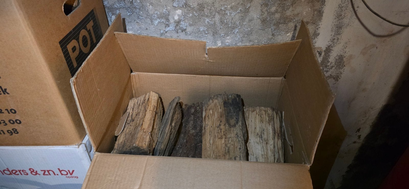 5 dozen openhaard houtblokken, Minder dan 3 m³, Ophalen, Overige houtsoorten, Blokken