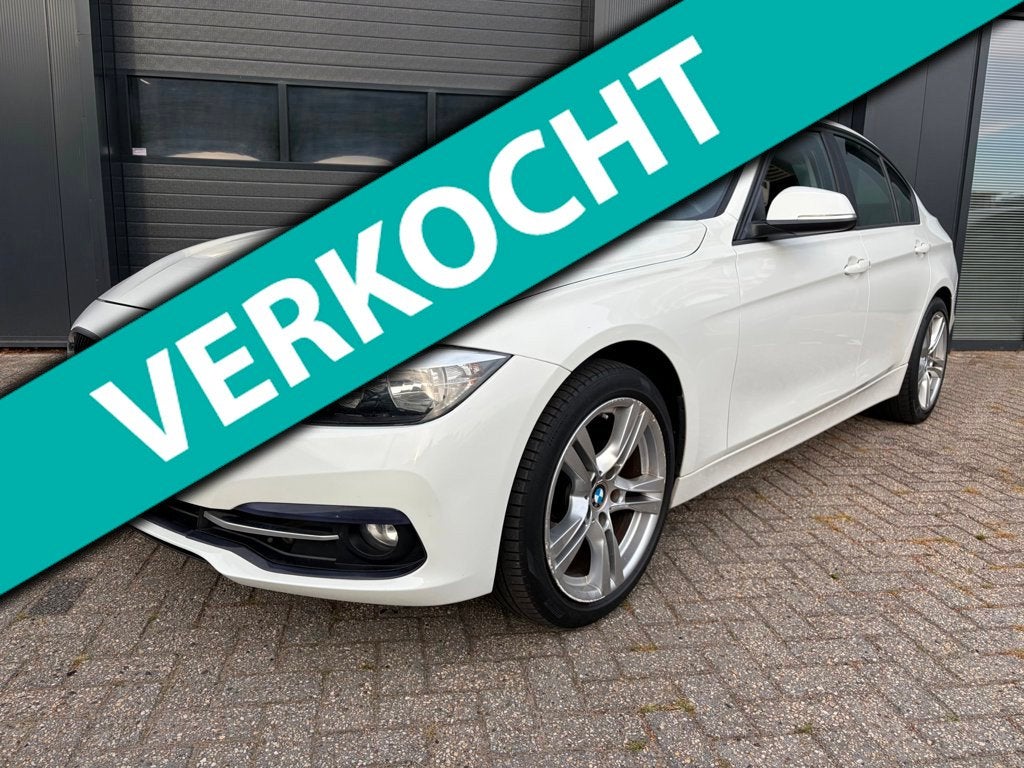 BMW 3-serie 318i Luxury, Cruise, Clima, PDC, LED, Stoelv. 18, Auto's, Gebruikt, Euro 6, Wit, Handgeschakeld