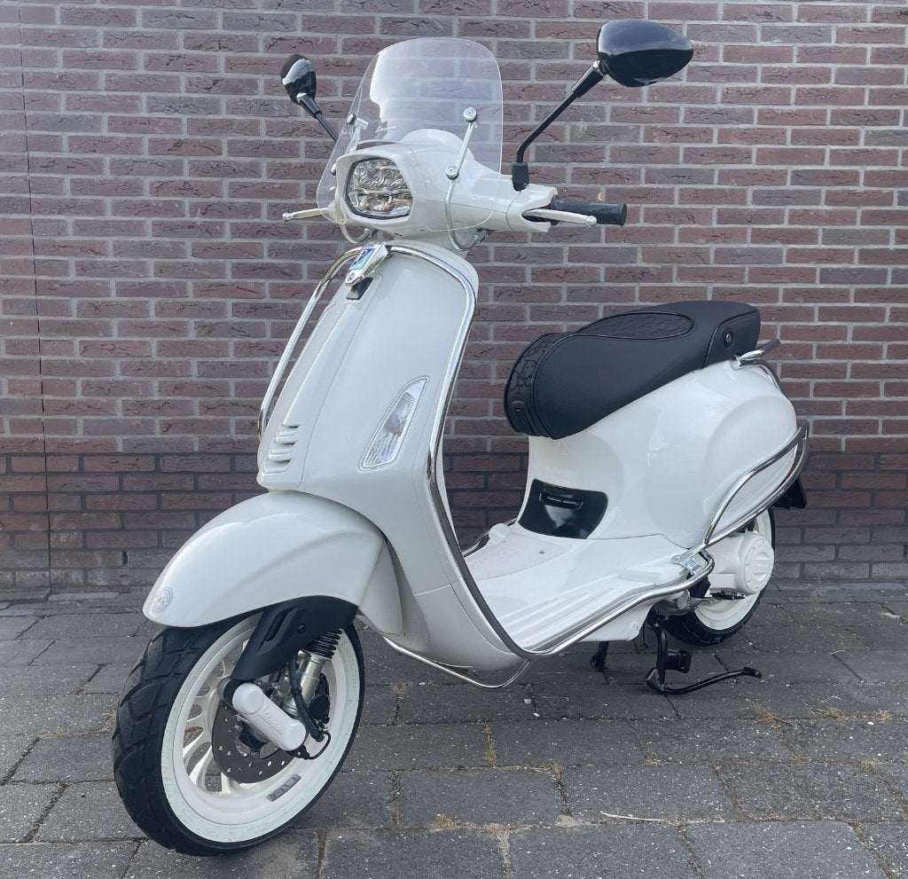 Vespa Sprint 50 45 km/u | 78 km | 12-2024 | Wit, Fietsen en Brommers, Scooters | Vespa, Ophalen, Maximaal 45 km/u, Vespa S, Zo goed als nieuw