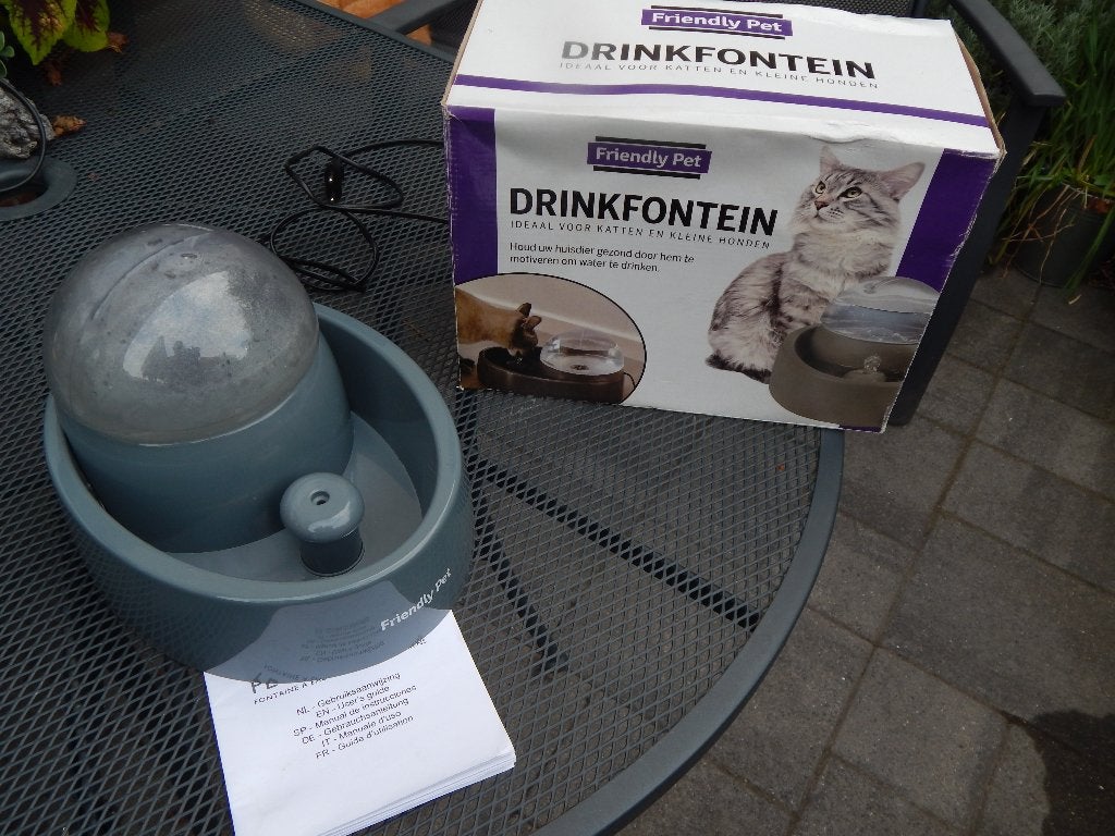 Friendly Pet Cat Fountain, Ophalen of Verzenden, Zo goed als nieuw