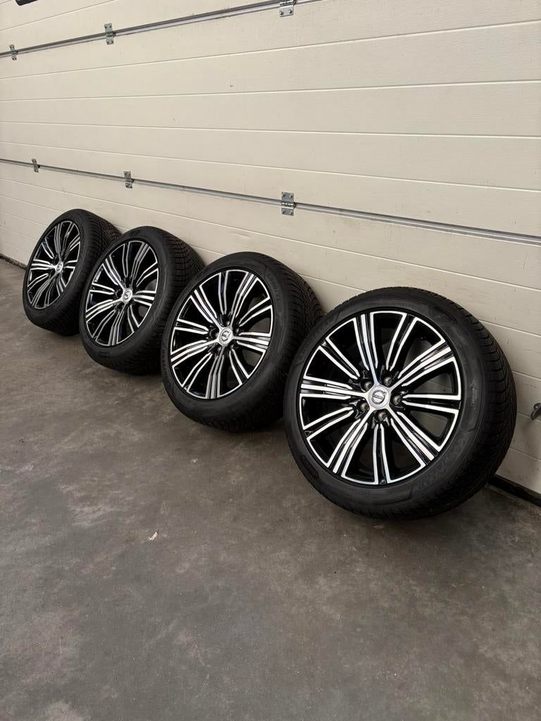 Volvo V60 S60 Insciption 18 inch winterset DEMO Goodyear 8mm