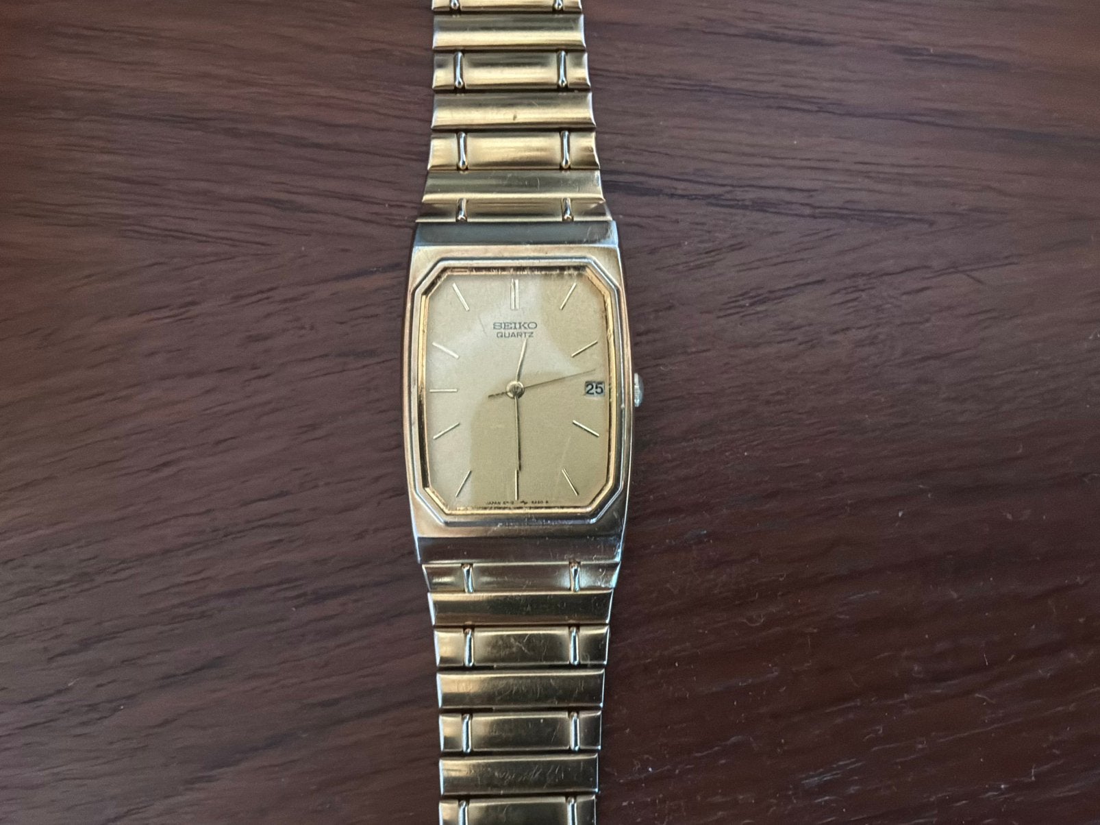 seiko tank goud vintage quartz herenhorloge 1996 met datum, Sieraden, Tassen en Uiterlijk, Horloges | Heren, Ophalen, Gebruikt