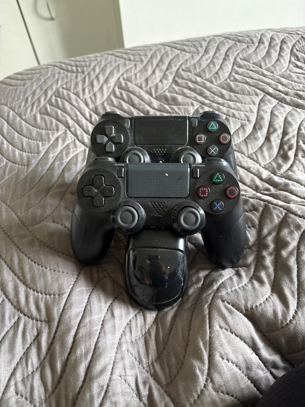 PS4 Controllers met Oplaadstation - Gebruikt, Spelcomputers en Games, Spelcomputers | Sony PlayStation Consoles | Accessoires