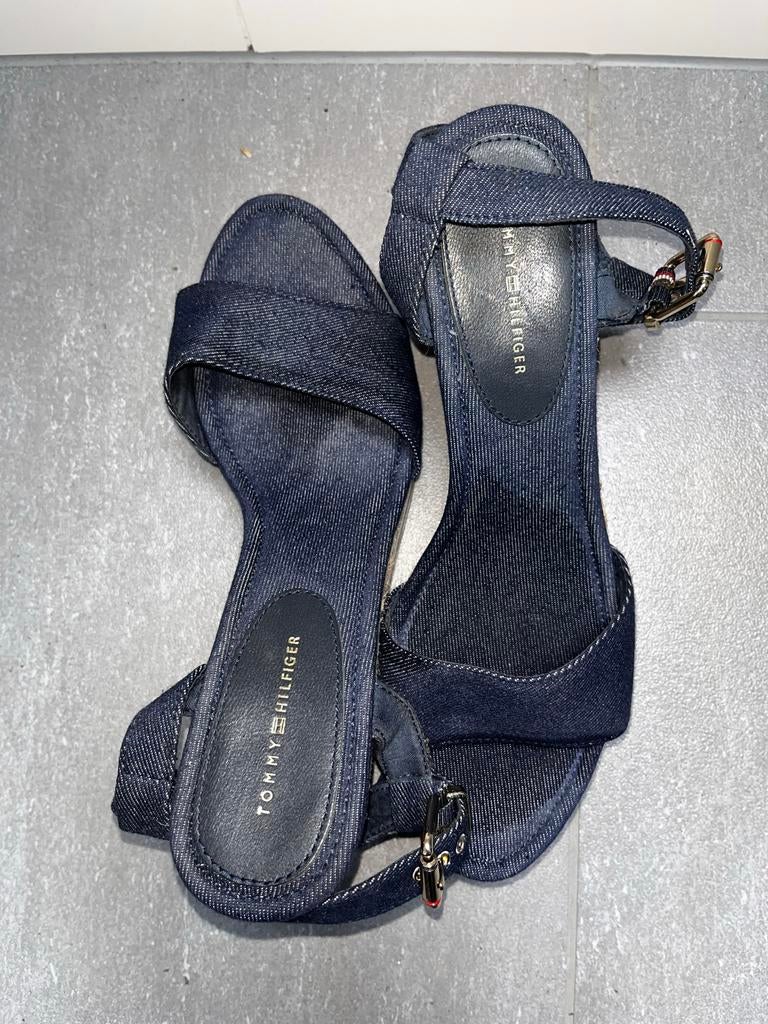 Tommy Hilfiger denim sleehak sandalen maat 39, Kleding | Dames, Blauw, Gedragen, Sandalen of Muiltjes, Ophalen of Verzenden