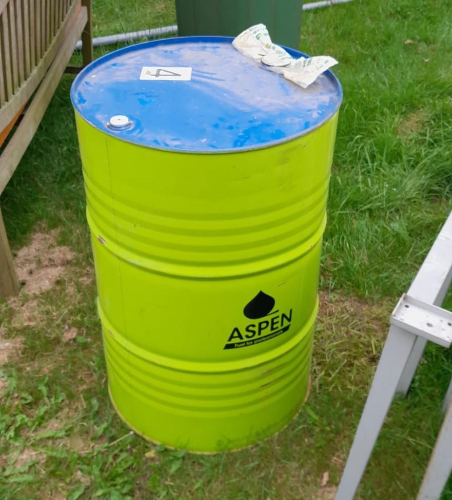 Olievat / stookton 210 liter, Ophalen, Gebruikt, Vuurton