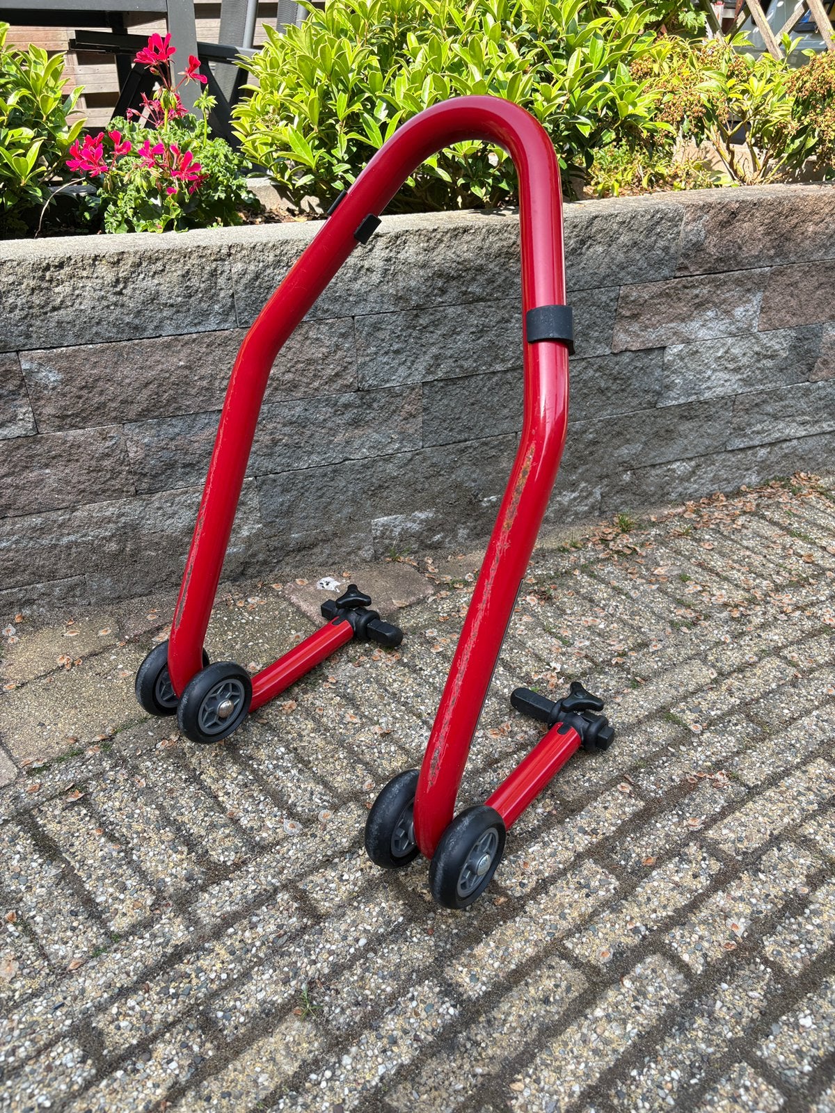 Paddockstand voorwiel rood, Motoren, Ophalen