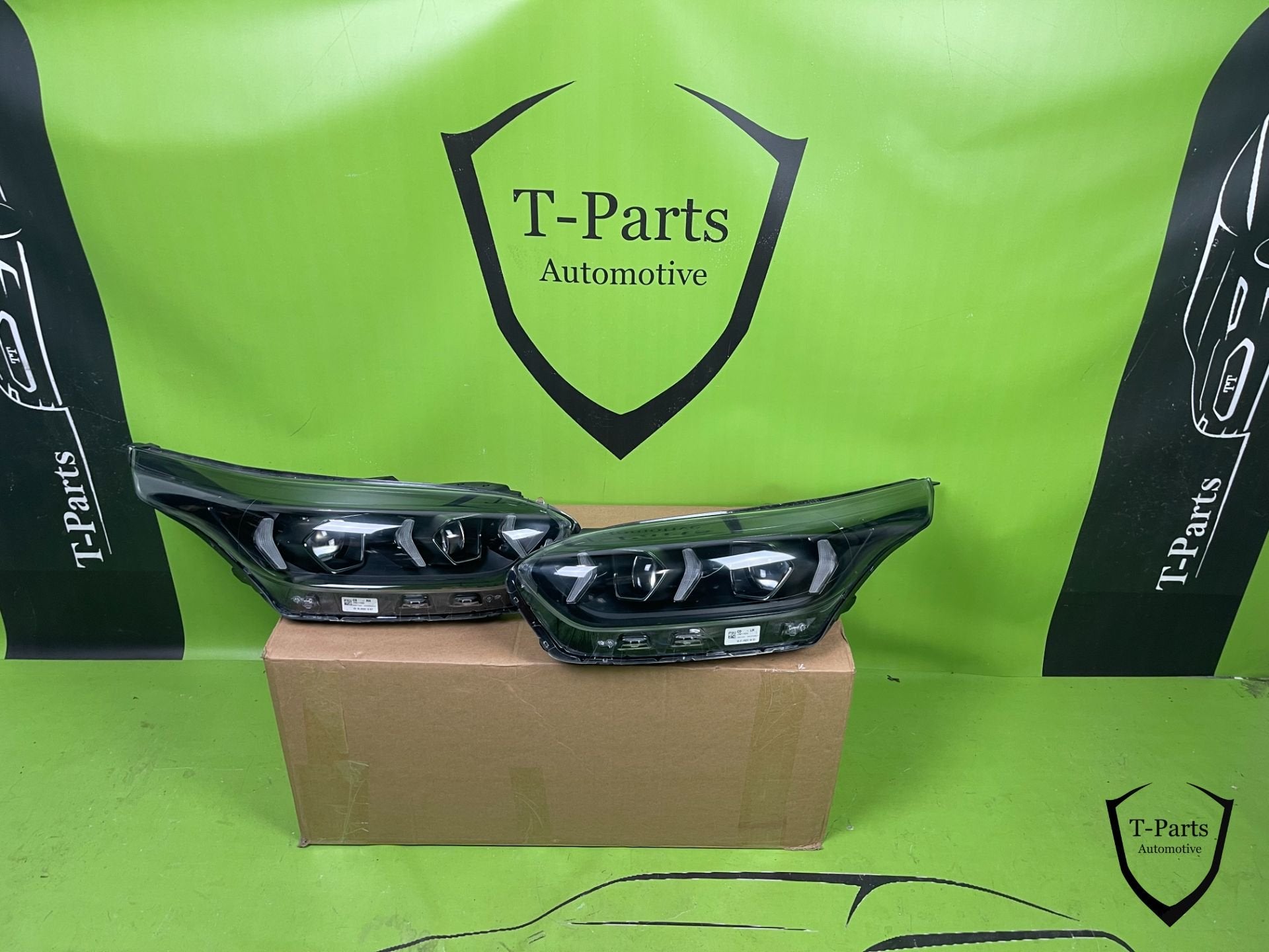 kia CEED proceed koplamp links J792111010 rechts J792111020, Heolleung-ro 12
06797  Seoul, Ophalen of Verzenden, Info@kia.com