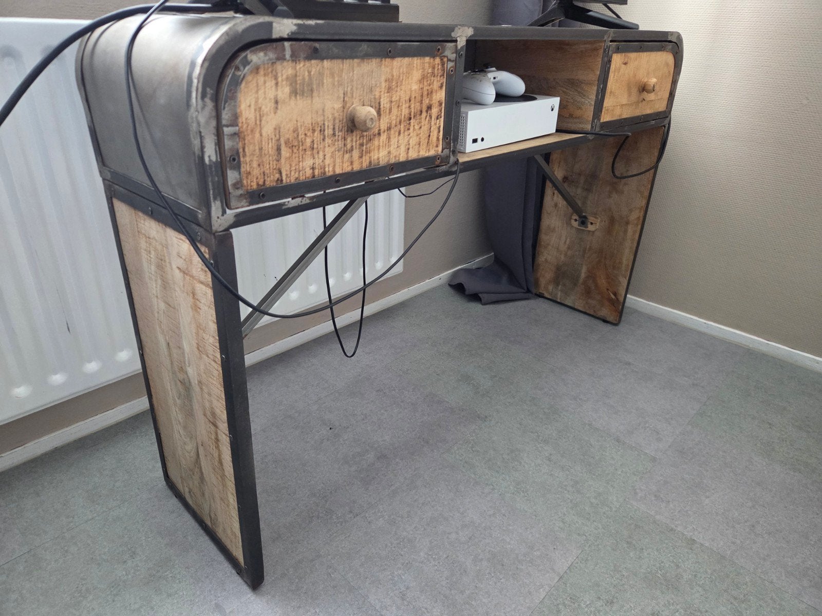 Industrieel bureau met lades en opbergruimte, Met lades, Gebruikt, Hout, Bruin