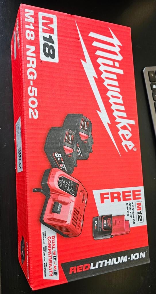 Milwaukee Dual Lader + 2x M18 5.0Ah & 1x M12 2.0Ah Accu, Ophalen of Verzenden, Nieuw, Boor- en Schroefmachine