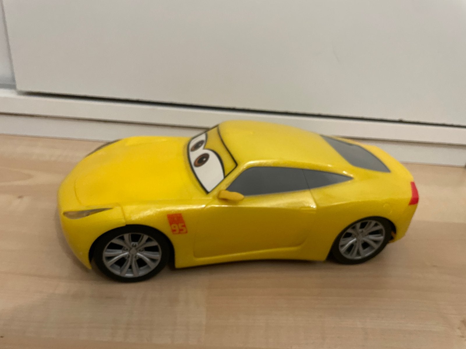 Cars 3 Cruz Ramirez speelgoedauto met licht en geluid, Ophalen of Verzenden, Gebruikt